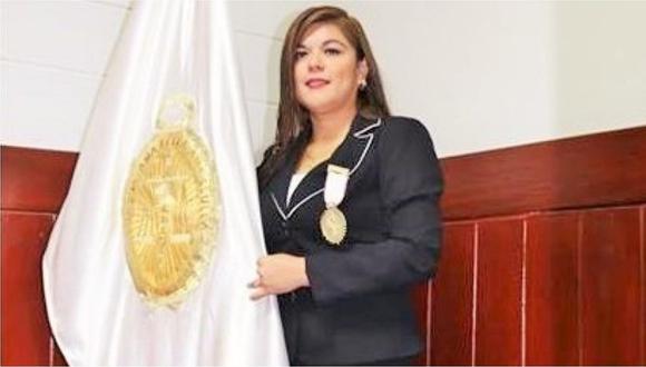 Destituyen a Azucena Espinoza de la carrera fiscal