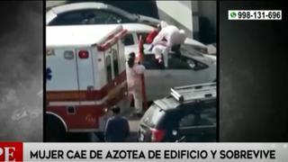 Mujer cayó de la azotea de un edificio y se salva de morir por auto que amortiguó su caída (VIDEO) 