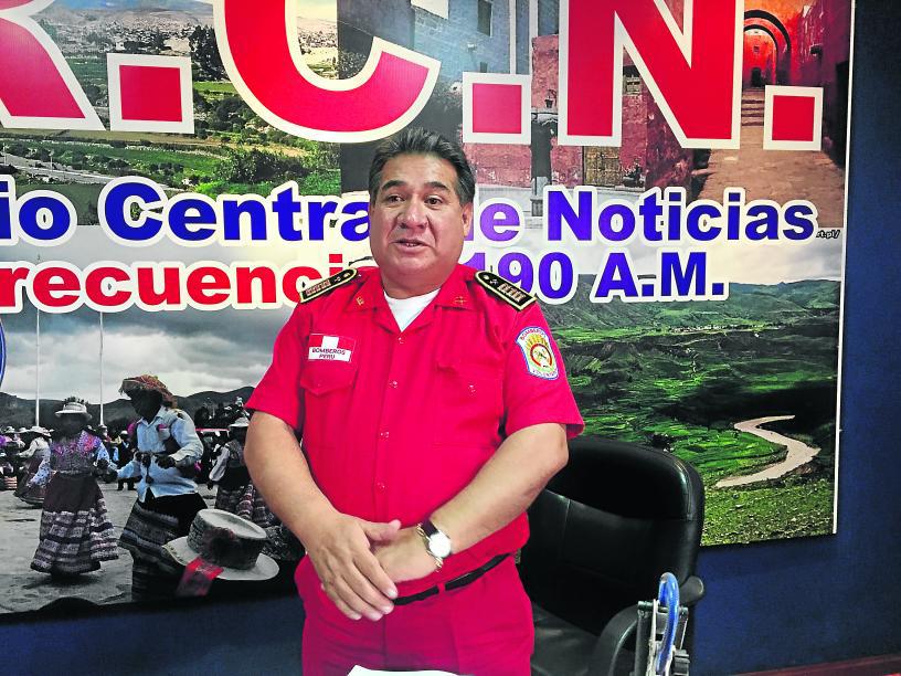 Critican a titular de bomberos en la región