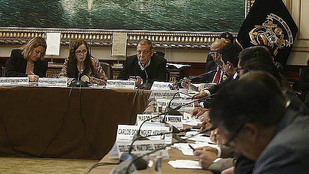 Comisión de Constitución iniciará debate de proyectos de reforma política el martes 16