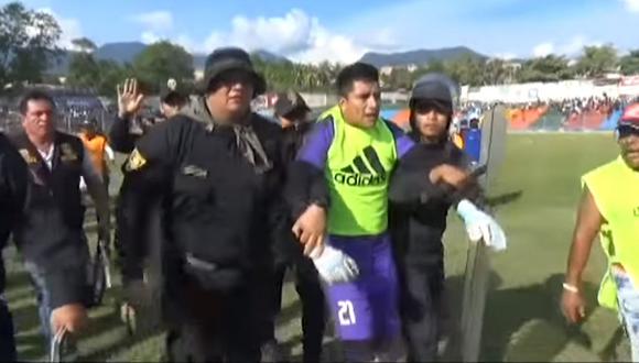 Dos batallas campales en la Copa Perú terminan con dos futbolistas detenidos (VIDEO)