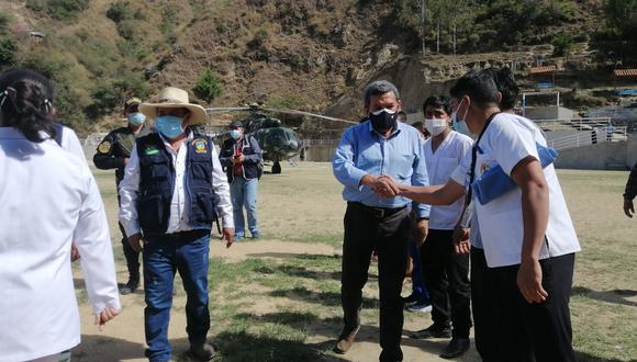 El ministro de Salud llega hasta Ayabaca para supervisar el proceso de inmunización contra la COVID-19. Asimismo, anunció que dispondrán, de manera inicial, de más de 100,000 dosis