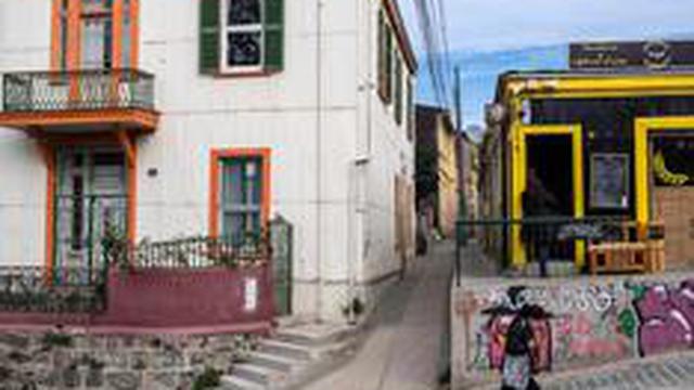 Con el coronavirus al acecho, cumplir con las medidas en Valparaíso es un lujo (FOTOS)