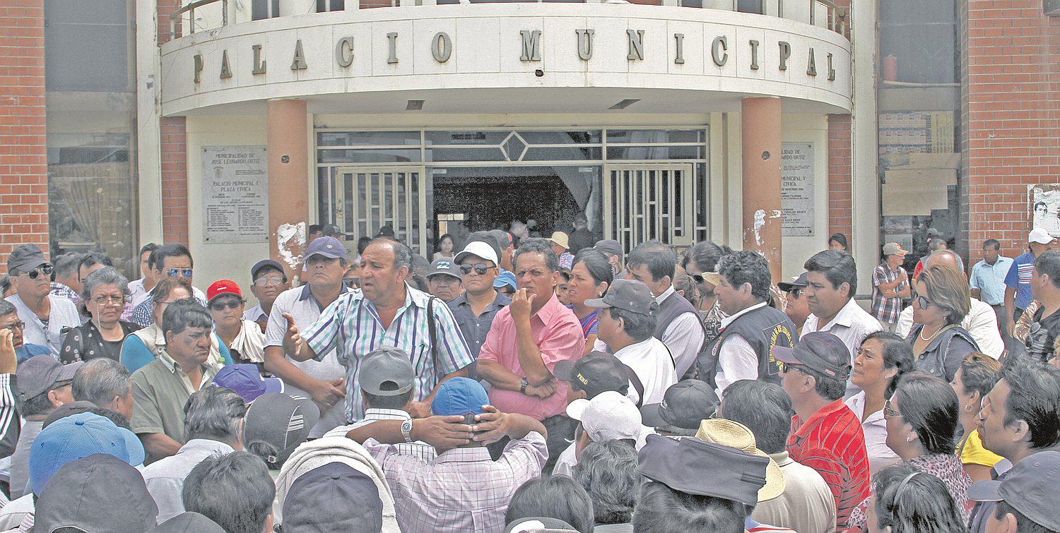 Municipalidad de JLO pasa al retiro a 34 trabajadores sin definir aún fecha para pagos 