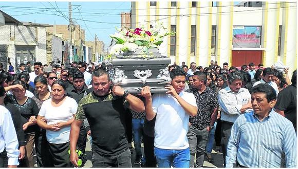 Familiares de humilde taxista asesinado por policía encaran a general Julio Díaz Zulueta 