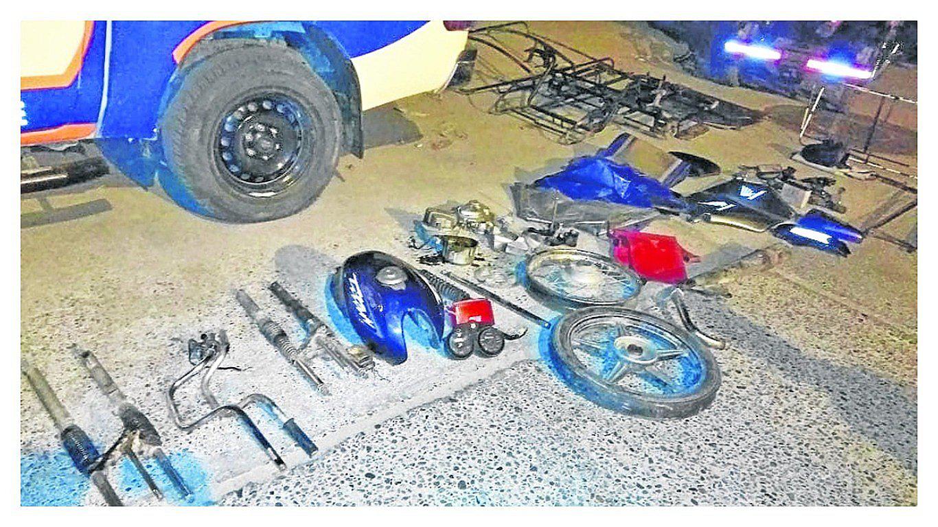 Allanan una caleta de vehículos robados