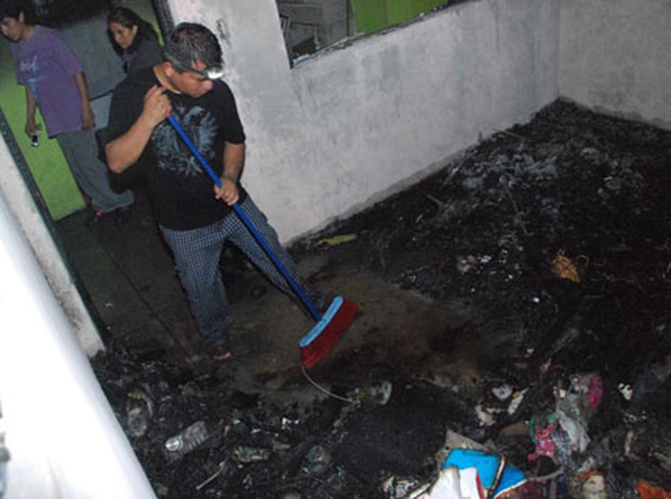Incendio reduce a cenizas vivienda en Chorrillos