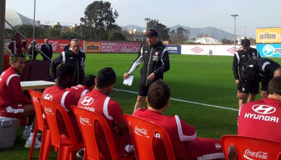 Perú inicia entrenamientos con charla motivacional de Barreiro