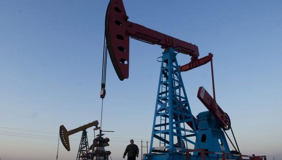El precio del petróleo aumentó pronunciadamente luego que Rusia invadió Ucrania en febrero, pero ha disminuido un poco desde la última reunión de la OPEP. (Foto: EFE)