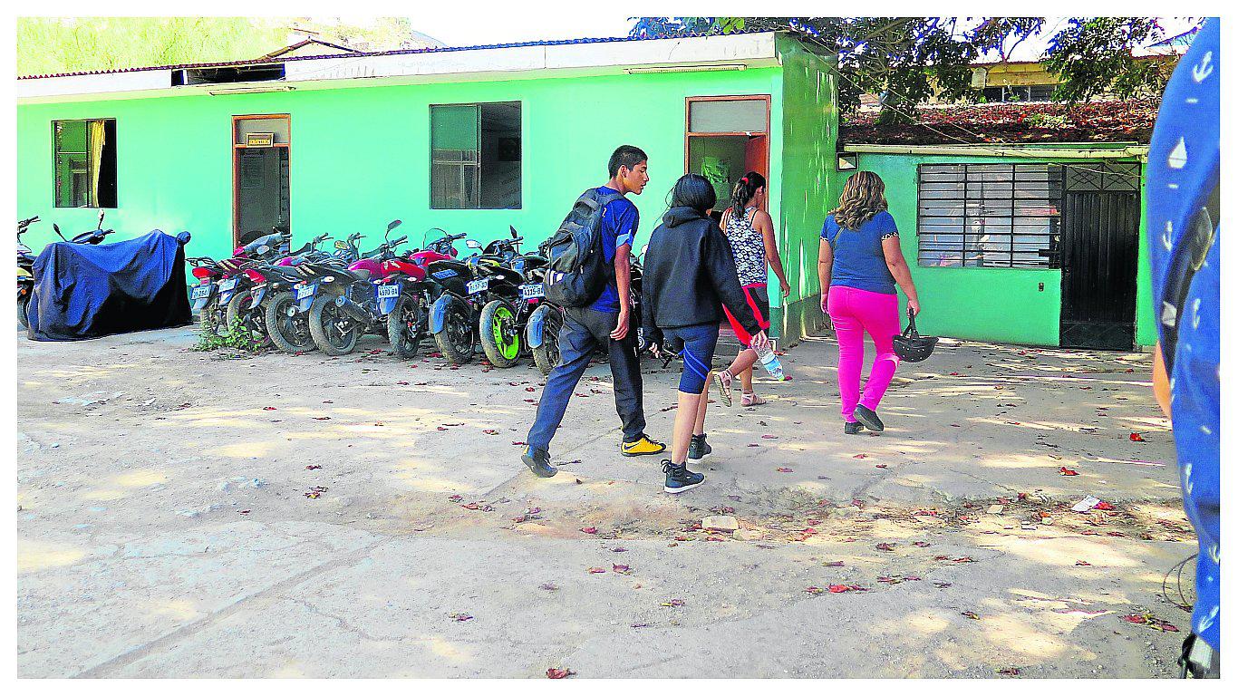 Buscan a sujeto que secuestró y fotografió desnudos a menores para chantajearlos