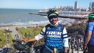 Joven mexicano viajó por 11 meses en bicicleta para reencontrarse con su novia en Argentina