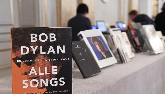 Tras el Nobel, Dylan sigue como si nada hubiera ocurrido