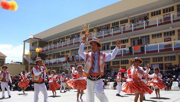 Bolivia presenta reclamo a Perú ante la Unesco por danzas tradicionales 