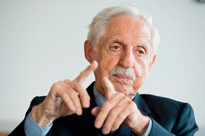 Carl Djerassi, el inventor de la píldora anticonceptiva murió a los 91 años