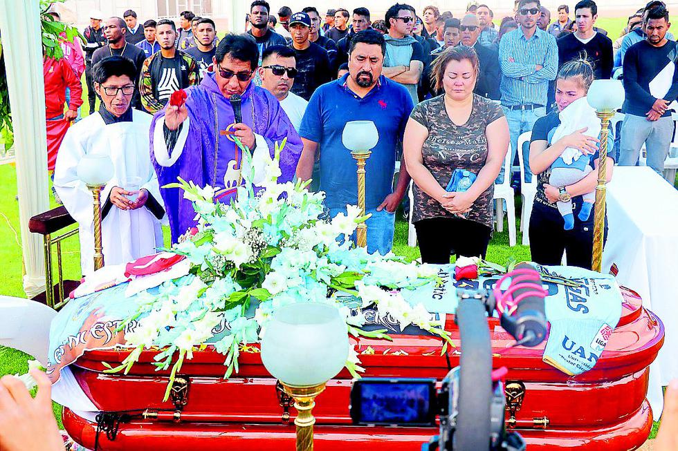 Juliaca le dio el último adiós a Juan Pablo Vergara (FOTOS)