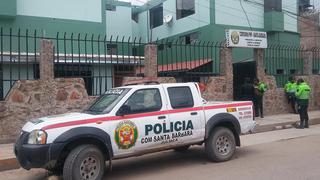 Mujer choca su unidad contra vehículo policial en Juliaca