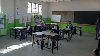 Vacunarán a 3 000 docentes de Arequipa para retornar a clases