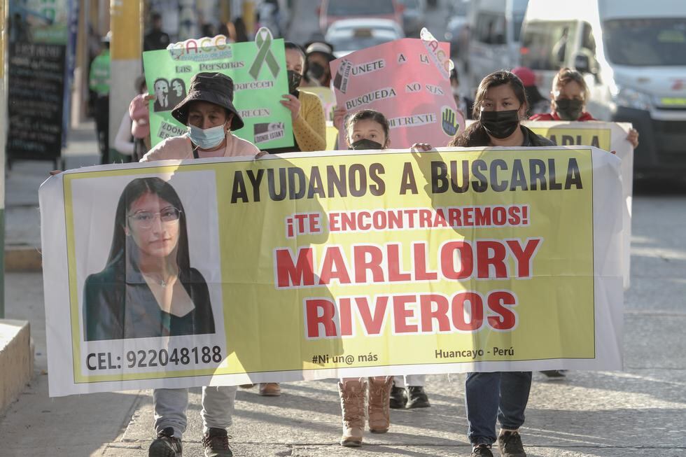 Así fue la marcha por las jóvenes desparecidas en Huancayo            Fotos: Adrián Zorrilla