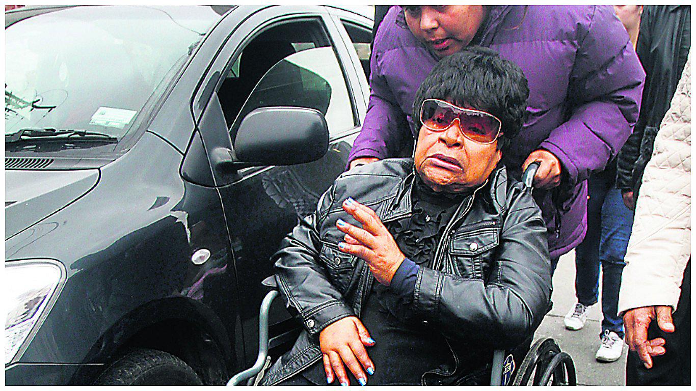 I​nternan a Lucila Campos por neumonía y piden orar por su salud (VIDEO) 