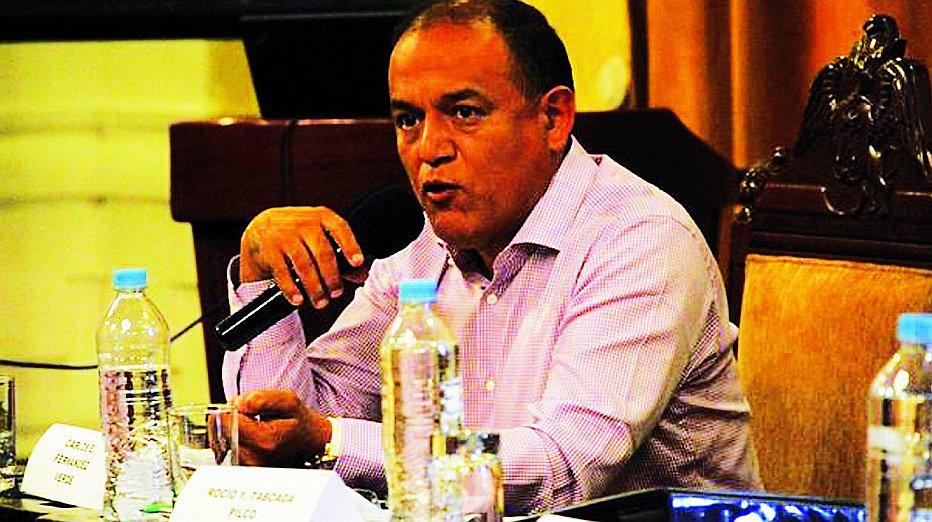 Carlos Fernández recomiendan a alcalde a no seguir con el proceso de Tercerizar el Segat 