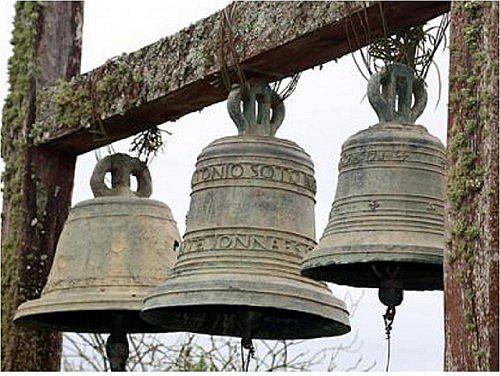 Áncash: Roban tres campanas de iglesia de Huari