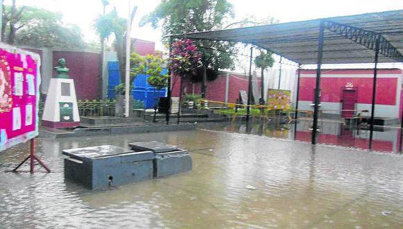 Una escuela inicial colapsa y otra se inunda en Olmos