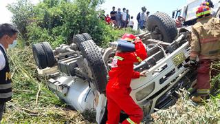 Piura: Chofer se salva de morir aplastado en accidente de tránsito 
