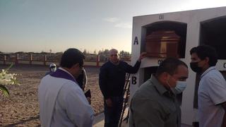 Tito Chocano fue velado y cremado por su familia en estricto privado en Tacna