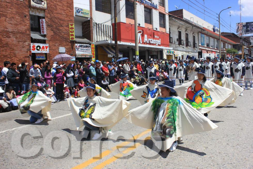 Colorido desfile engalana calles de Huancayo (FOTOS) 