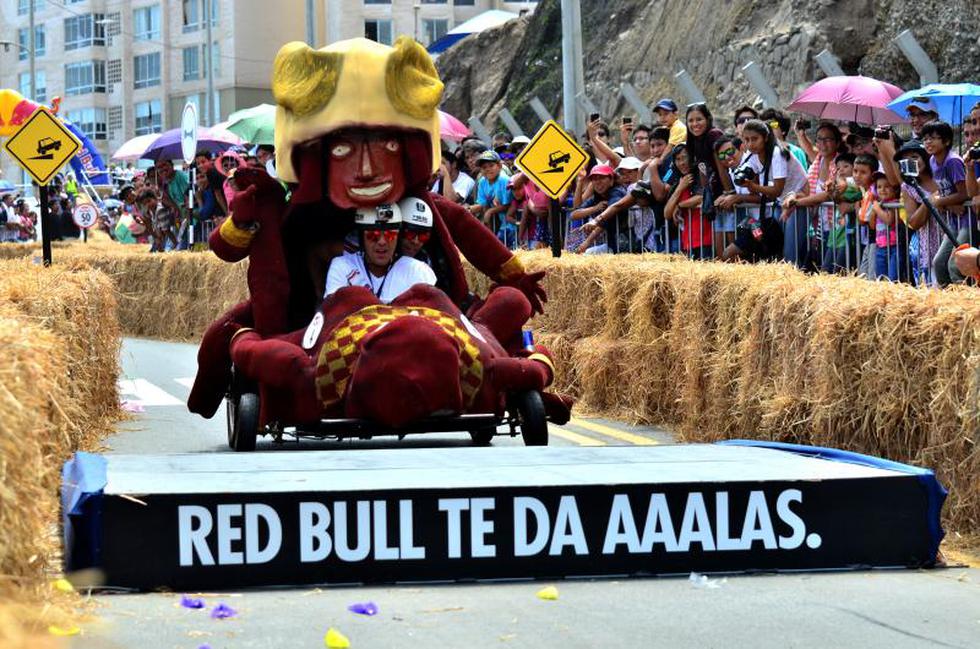 Realizan primera carrera de autos locos en el Perú (VIDEO)