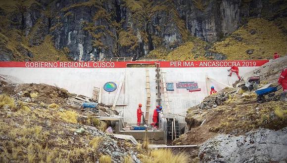 Inauguran represa a más de 4 500 de altura en Cusco