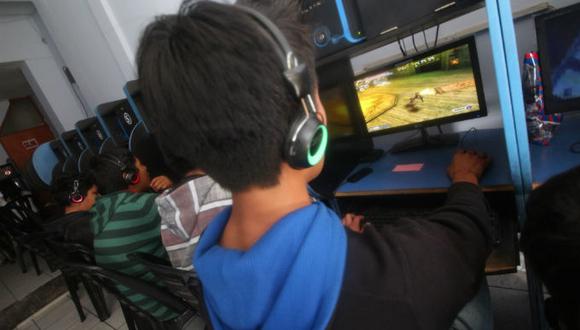 Escolares escapan de colegio para ir a videojuegos