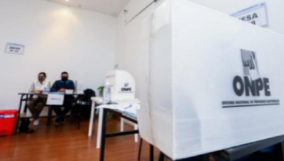 Puedes ingresar al LINK oficial de la ONPE desde una PC, laptop, celular o Telegram. Así podrás sufragar cerca de tu casa en las Elecciones Regionales y Municipales 2022 del 2 de octubre. | Foto: Andina