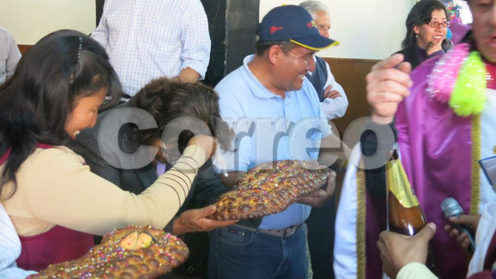 Vea divertido bautizo de  "tanta wawa" al estilo apurimeño