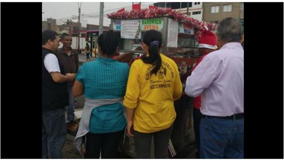 Vendedores de desayuno tienen generoso gesto por Navidad en Pueblo Libre (FOTO)