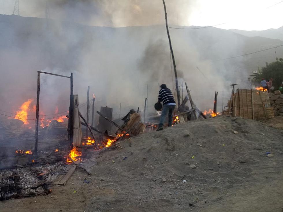 Incendio en fábrica de pirotécnicos fue controlado en Chosica  (VIDEO)