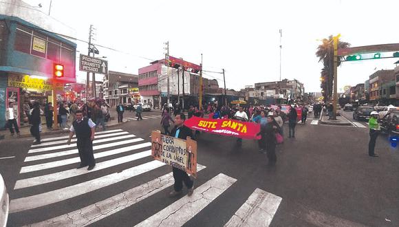 Chimbotanos participan de tercera marcha contra la corrupción 