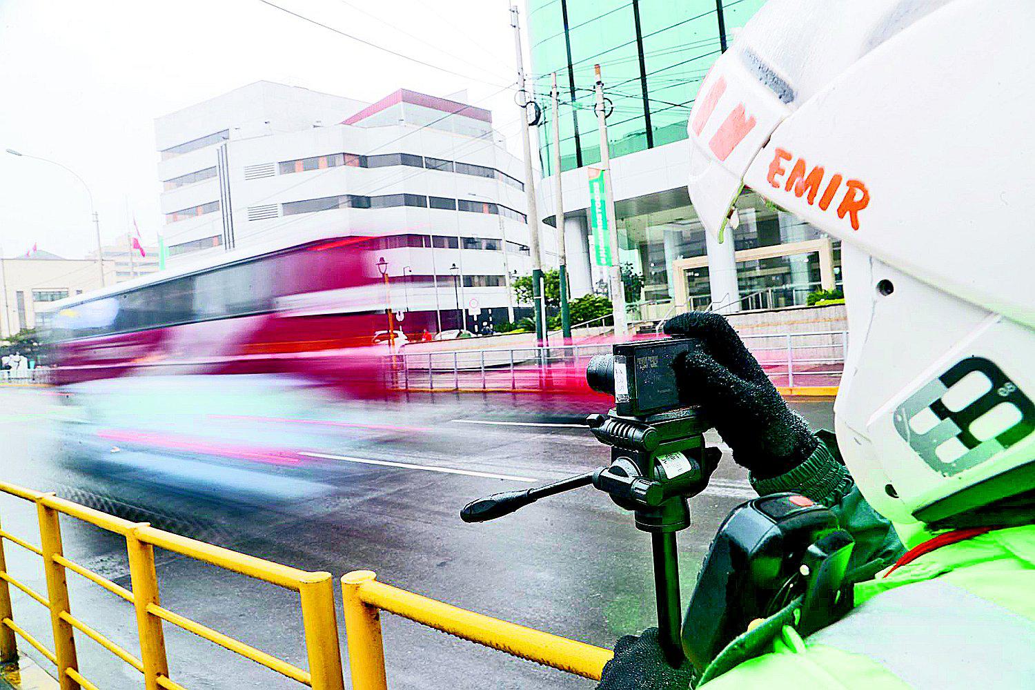 Más de 4 mil papeletas por incumplimiento del plan “Hora pico y placa” 