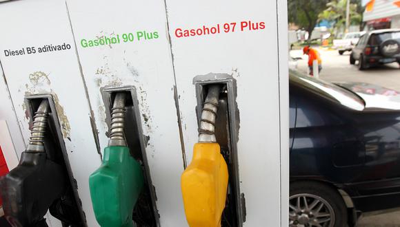 Los precios del combustible bajaron. (Foto: GEC)