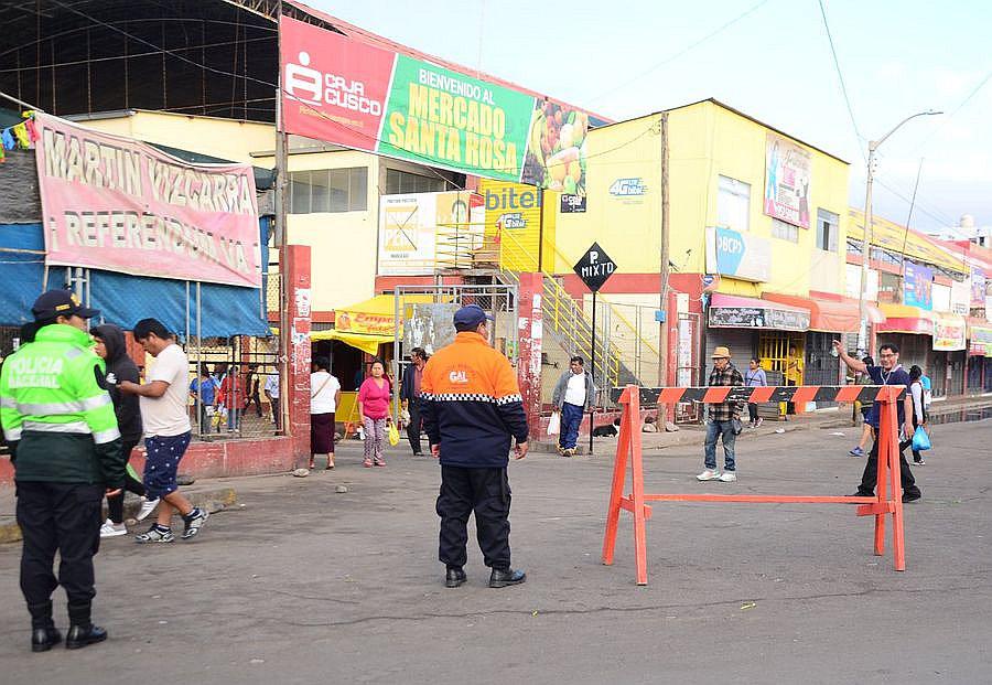 Restringen el ingreso al mercado Santa Rosa