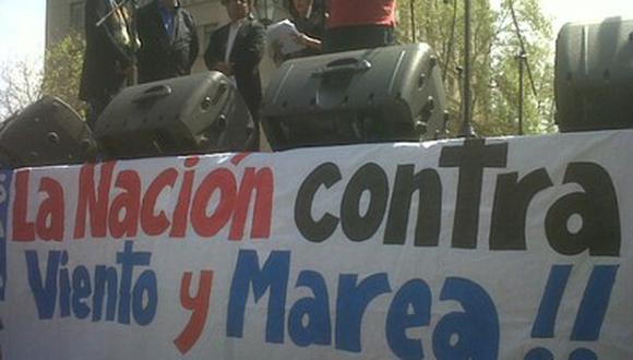Periodistas protestan en Chile por posible cierre del periódico La Nación
