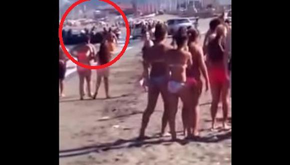 Increíble: Narcos descargan droga en playa ante la mirada atónita de bañistas (Video)