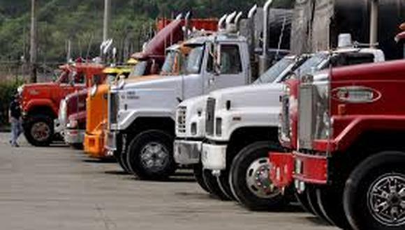 Camioneros suspenden huelga indefinida