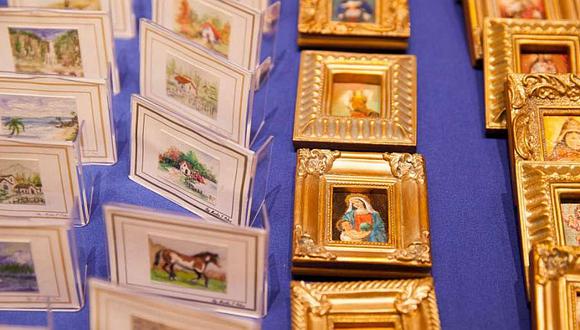 Peruana gana premio Guinness World Records por colección de miniatura