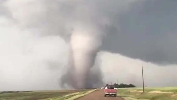 Un cazador de tornados captó el preciso momento en que el fenómeno golpeó a un vehículo.| Foto: Pexels/Referencial
