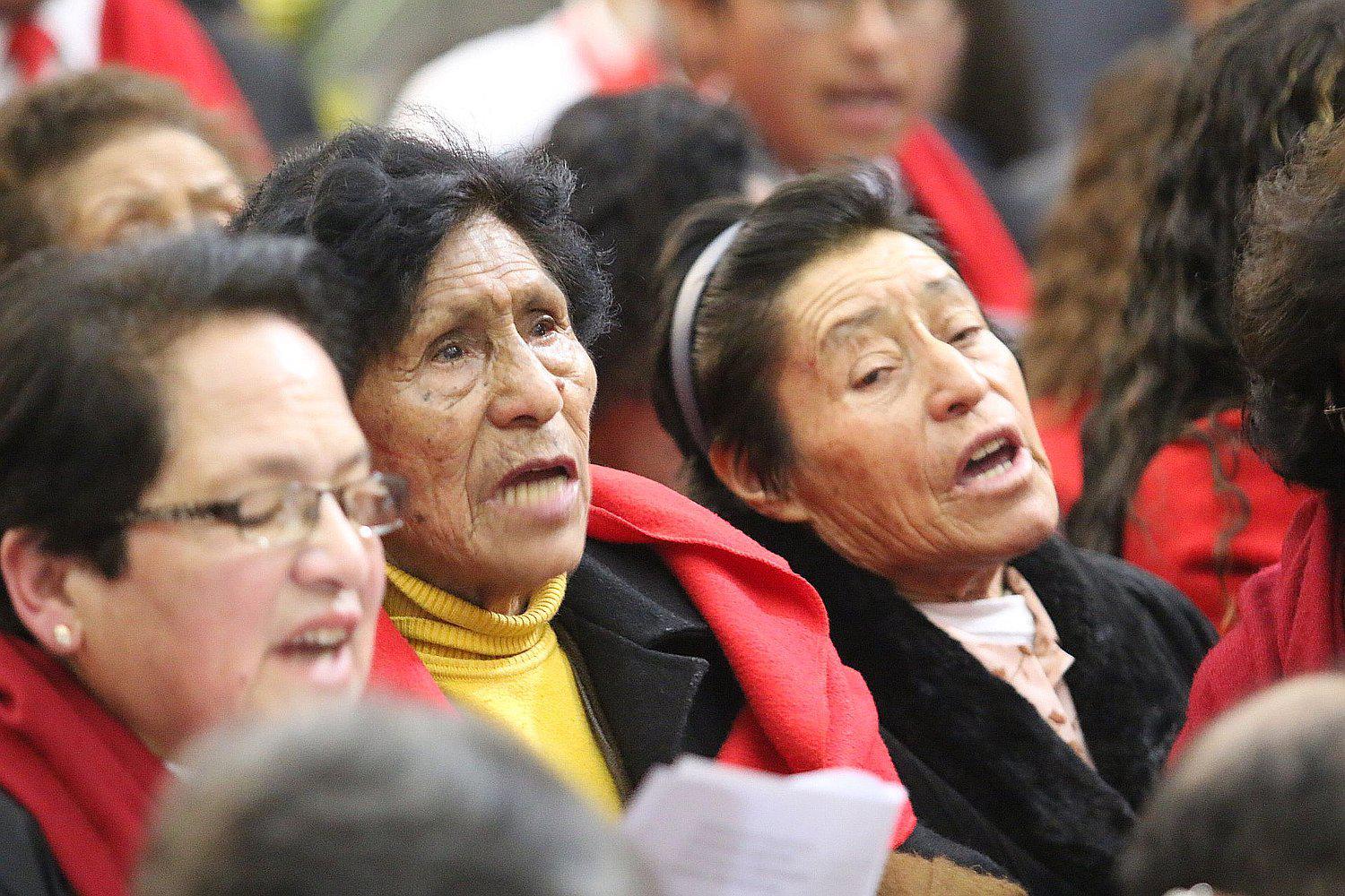 Semana Santa: Vea los hermosos cantos en quechua al Señor de Los Temblores (VÍDEO) 