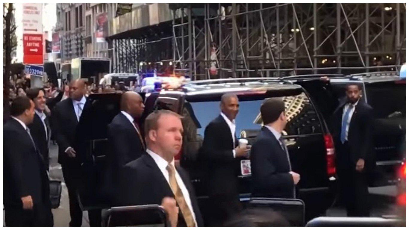 Barack Obama: reaparece y es ovacionado como una gran estrella (VIDEO)