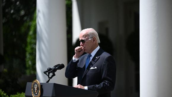 En esta foto de archivo tomada el 27 de julio de 2022, el presidente de los Estados Unidos, Joe Biden, habla en el jardín de rosas de la Casa Blanca en Washington, DC. (Foto de Brendan SMIALOWSKI / AFP)