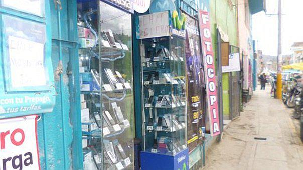 Juliaca: intervienen establecimientos de venta de celulares de dudosa procedencia 