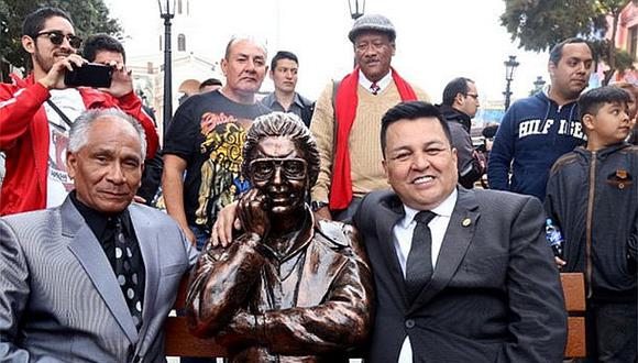 Municipalidad del Callao develó escultura de Héctor Lavoe